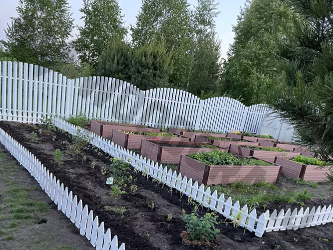Садовые грядки из ДПК